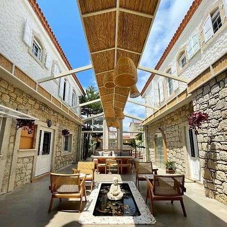 Monk Hotel Алачати Экстерьер фото