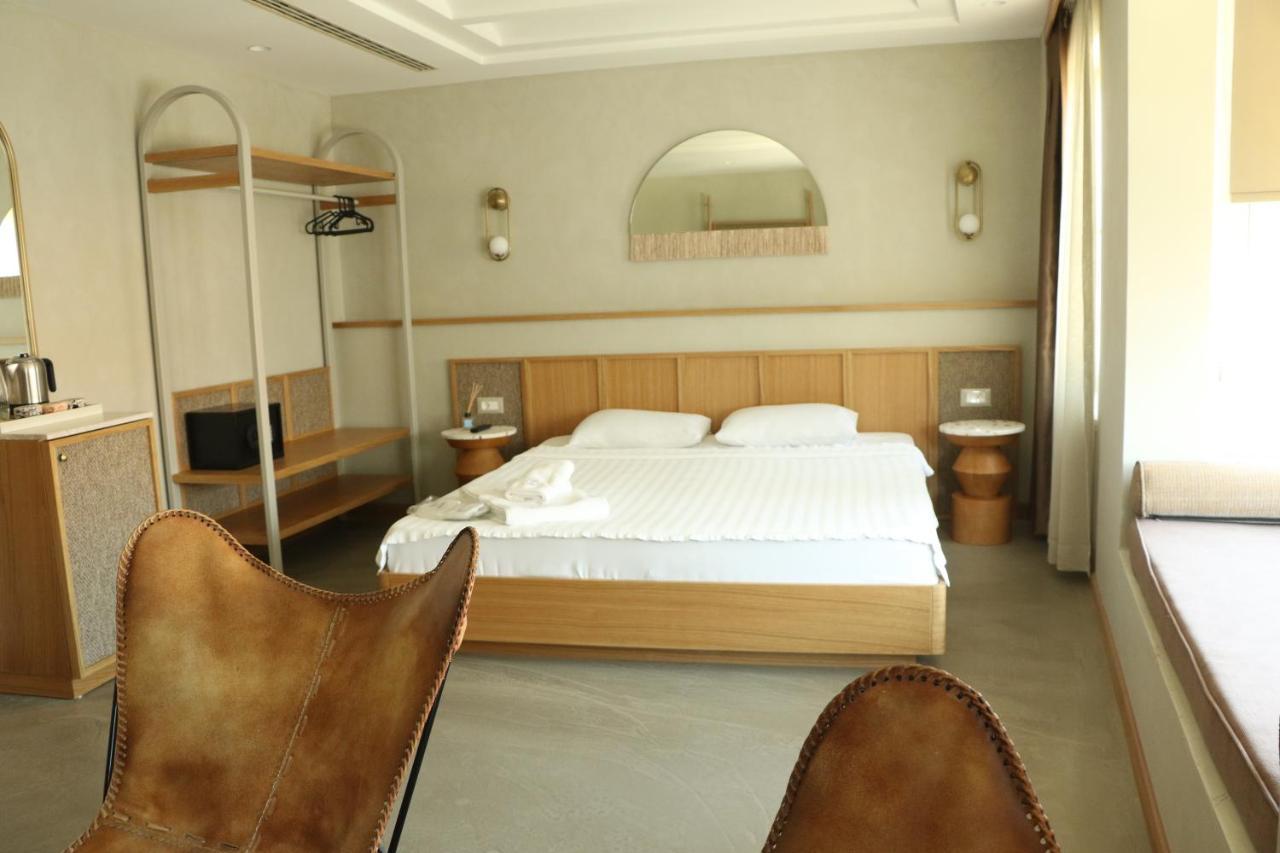 Monk Hotel Алачати Экстерьер фото