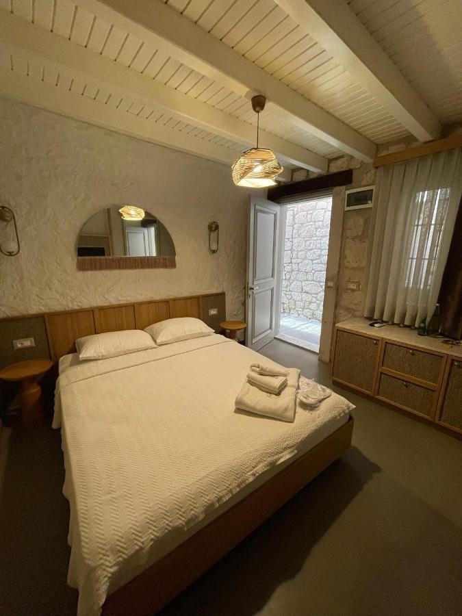 Monk Hotel Алачати Экстерьер фото